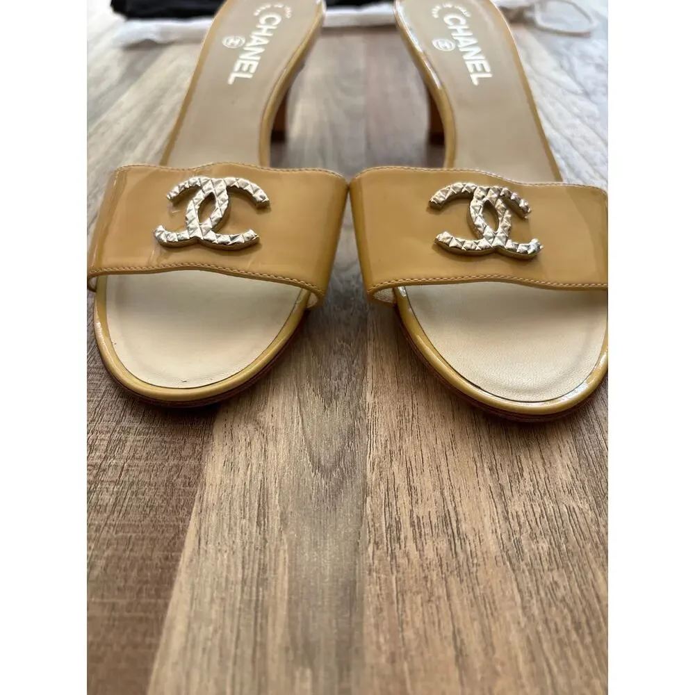 CHANEL y2k patent